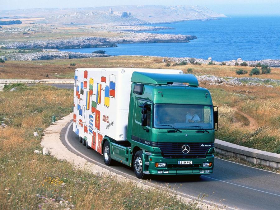  Mercedes-Benz Actros 1843 1997 года  (фото 15 из 21)